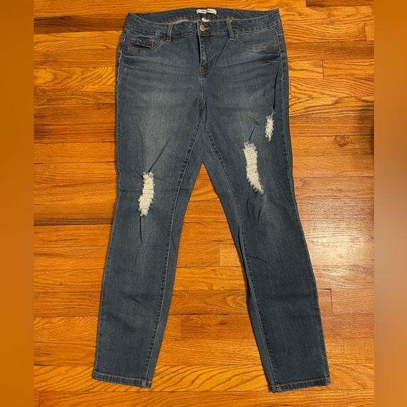 Refuge Blue Distressed Denim Jeggings - Size 16 - Picture 1 of 6
